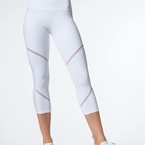 White XS Alo Leggings
